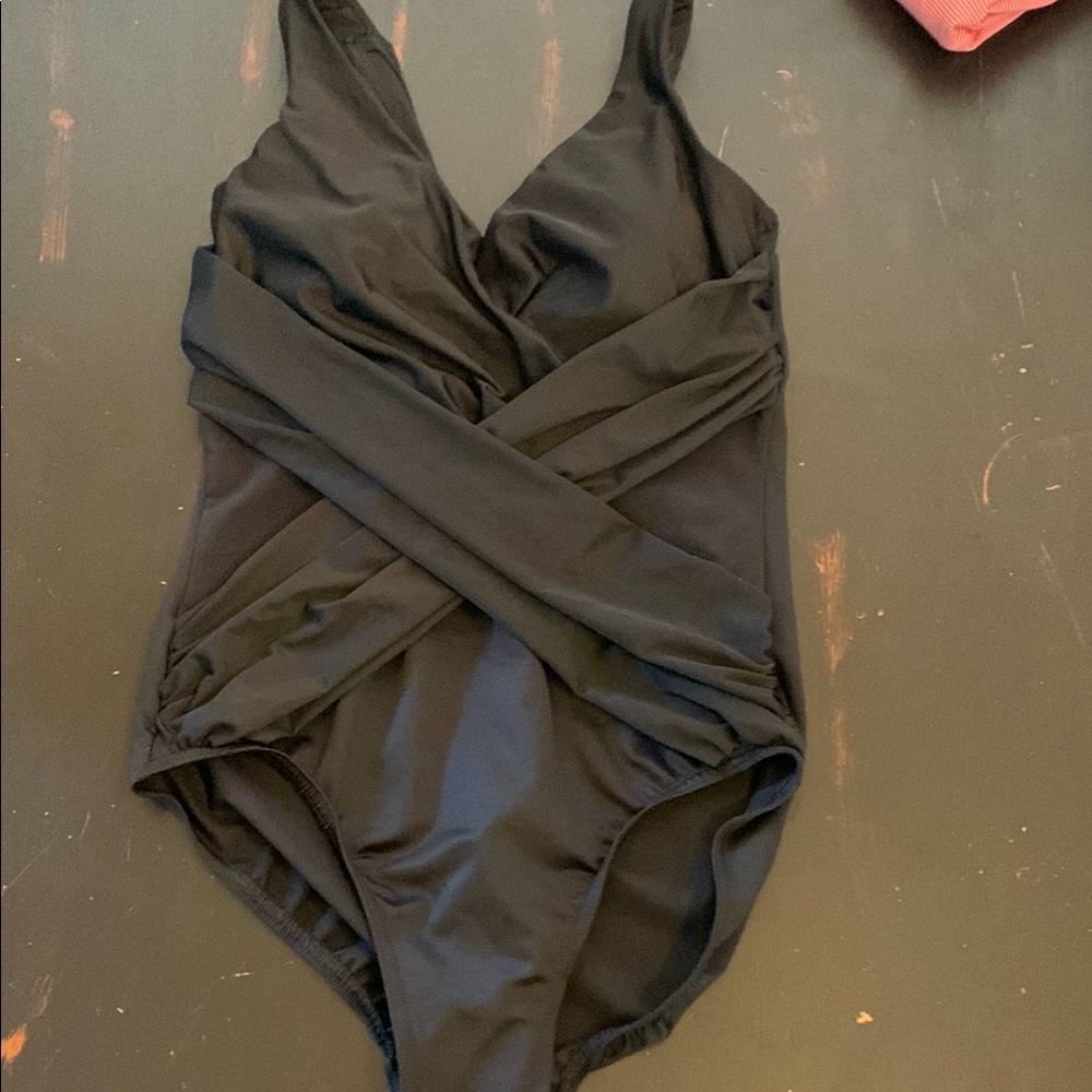 Miraclesuit 12 Black One Piece Swimsuit BNWOT